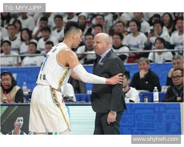 林书豪重返湖人对阵尼克斯精彩对决引发球迷热议与期待